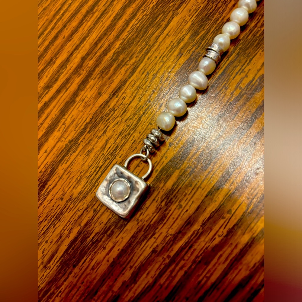 SILPADA 925 Sterling Silver Pearl Hammered Toggle Charm Bracelet B1439 - Picture 2 of 5